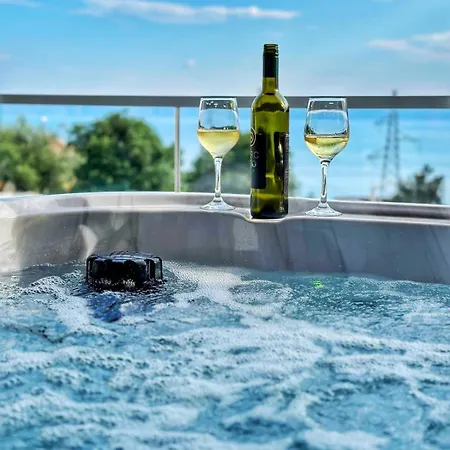 Apartman Luxury And App F Makarska