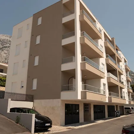 Luxury And App F Apartman