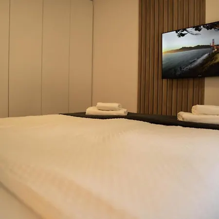 Luxury And App F Apartman Makarska