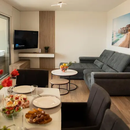 Luxury And App F Apartman *