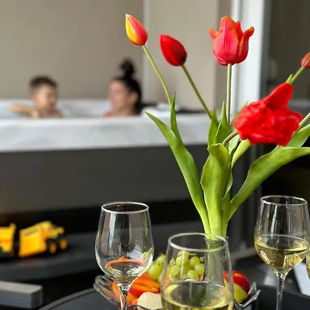 Luxury And App F Apartman *